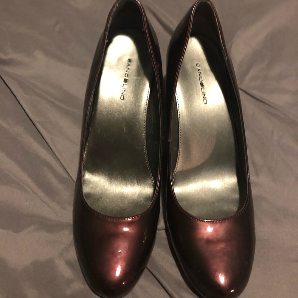 Maroon Bandolino heels